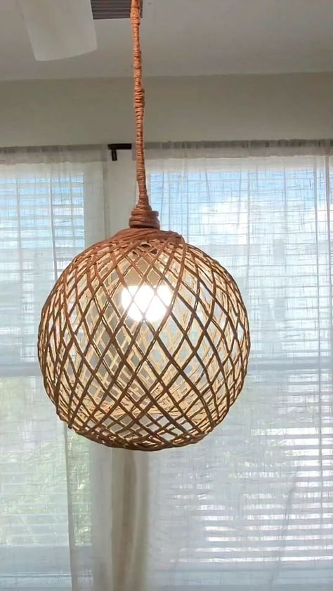 #homebar #happyhour #barideas #cocktails #mixology #homeentertaining #drinkrecipe #barcart #diybar #homehappyhour Boho Crafts Diy, Diy Lampe, Diy Boho Decor, Diy Shades, Deco Luminaire, Diy Lamp Shade, Diy Crafts Room Decor, Boho Diy, Diy Creative Crafts