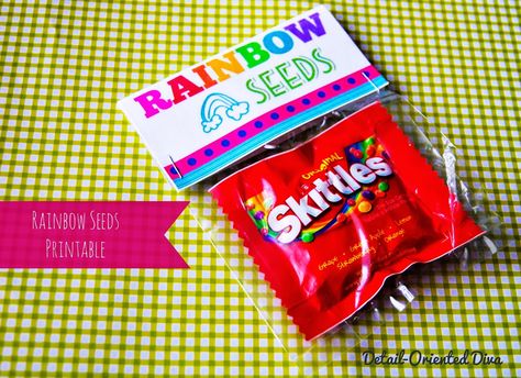 Detail-Oriented Diva!: Rainbow Seeds: Free Printable Rainbow Seeds Free Printable, Party Streamer Backdrop, Pretzel Wands, Felt Rainbow, St Patricks Day Ideas, Rainbow Garland, Rainbow Invitations, Rainbow Parties, Sewing Painting