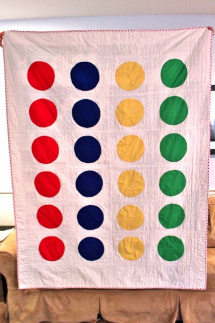 Twister Quilt ~ How fun! Twister Quilts, Twister Game, Summer Checklist, Picnic Quilt, Charm Quilt, Sewing Business, Diy Kids Toys, Cozy Quilts, Cute Quilts