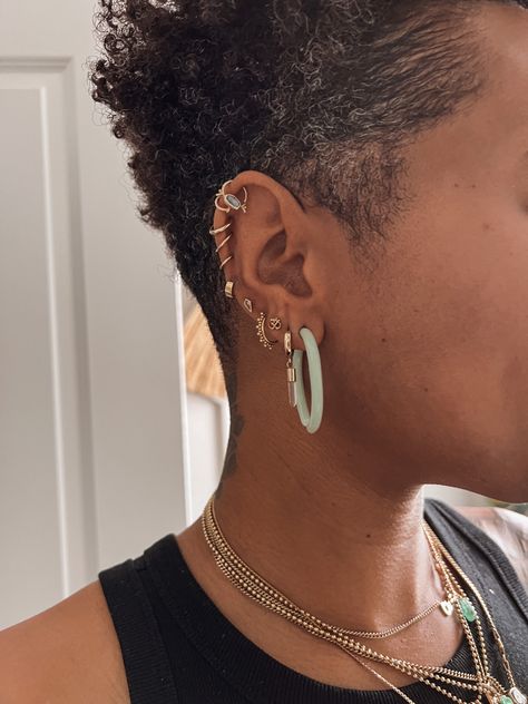 Black And Gold Ear Curation, Stretched Ear Inspiration, Ear Gauges Aesthetic Black Women, Ear Piercings Black, Ear Piercing Black Girls Ideas, Ear Piercings Black Women, Piercings Black Women, Ear Stack Black Woman, Piercing Inspo