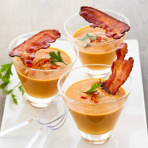 Velouté de potiron au lard Butternut Squash Recipes Soup, Squash Soup Recipe, Stuffed Jalapenos With Bacon, Healthy Paleo Recipes, Snacks Für Party, Idee Pasto Sano, Butternut Squash Soup, Squash Soup, Soup And Salad