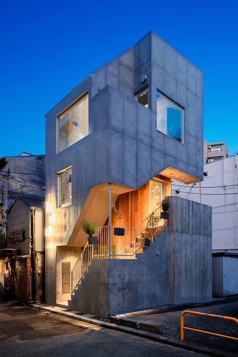 Stairs Building, Bauhaus Architecture, Yokohama Japan, Architecture Model House, Concrete House, Small Buildings, Japanese Architecture, House Architecture Design, Brutalism