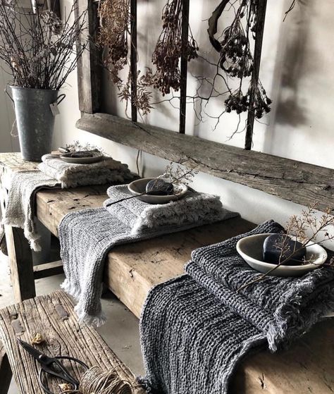 Wabi Sabi Interior, Linen Bath Towels, Boutique Interior, Bed Linens Luxury, Linen Towels, Luxury Linen, Interior Design Tips, Pure Linen, 인테리어 디자인