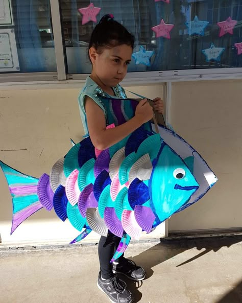 Under The Sea Fancy Dress Kids, Fish Fancy Dress For Kids, Fish Fin Costume Diy, Fish Costumes, Diy Fish Costume Kids, Homemade Fish Costume, Fish Costume Diy, Fish Fancy Dress, Costume Fish Kids