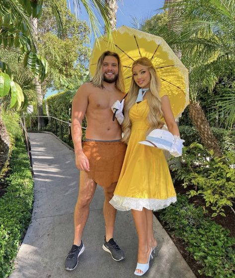 Couple Instagram Aesthetic, Tarzan And Jane Costumes, Jane Tarzan, Disney Couple Costumes, Dynamic Duo Costumes, Halloween Costume Couple, Costume Aesthetic, Couple Halloween Costume, Couple Instagram