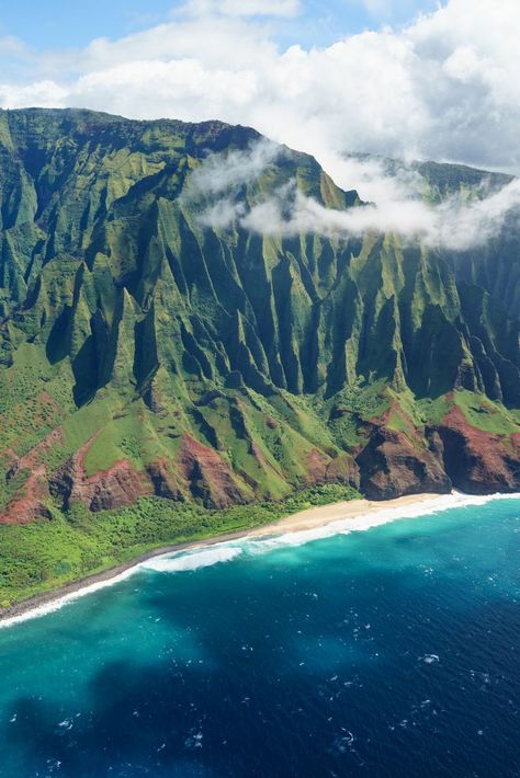 Hawaii Helicopter Tour, Honeymoon Activities, Best Helicopter, Na Pali Coast, Hawaiian Travel, Honeymoon Vacations, Best Honeymoon Destinations, Hawaii Honeymoon, Scenery Photography