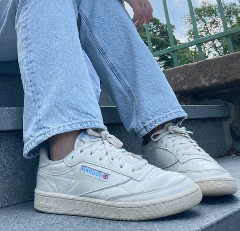 Fashion, aesthetic, shoe game Off White Reebok Outfit, White Rebook Shoes Outfit, Rebook Classic Woman Outfit, Reebok Court Advance Outfit, Rebook Shoes Outfits, Reebok Shoes Outfit Woman, White Reebok Sneakers Outfit, Rebook Shoes Women, Reebok Club C 85 Outfit Women