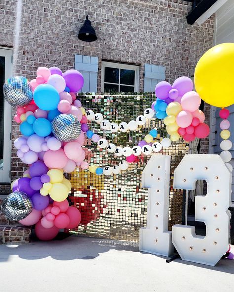 Taylor Swift birthday balloon backdrop Taylor Swift Themed Decorations, Friendship Bracelet Balloons, Friendship Bracelet Party Decor, Taylor Swift Birthday Backdrop, Swift Birthday Party, Taylor Swift Birthday Decor, Taylor Swift Balloons, Taylor Swift Balloon Arch, Taylor Swift Birthday Party Decorations