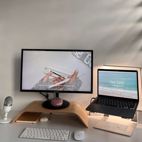 Two Monitor Setup, Minimal Desk Setup, Monitor Setup, Work Setup, Minimal Desk, Desk Setup, Bedroom Inspo, Computer Monitor, Notebook