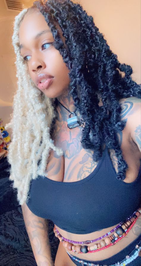 Faux Locs Half And Half Color, Platinum Blonde Faux Locs, Butterfly Locs Half And Half Color, Half And Half Butterfly Locs, Half And Half Braids Black Hair, Half And Half Color Locs, Half And Half Hair Color Locs, Black And White Butterfly Locs, Butterfly Locs With Charms