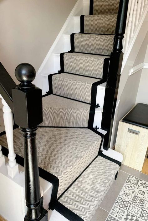 Black Newel Post And Handrail, Black Stair Rods Carpet Runner, Stairway Runner With Landing, Painted Stairs With Runner And Landing, Black Stair Handrail, Stair Runner And Landing, Stair Runner On Curved Stairs, Black Handrails For Stairs, Modern Bannister