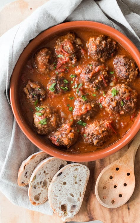 This beautiful dish comes together very quickly an in only one pot. Kids will love dipping their meatballs in the fragrant and smokey tomato sauce and then mopping up any leftovers with some fresh crusty bread. #spanishmeatballsrecipe #spanishmeatballstapas #meatballrecipes Spanish Meatballs, Tapas Dinner, Spanish Tapas Recipes, International Dishes, Tapas Dishes, Tapas Recipes, Spanish Tapas, Spanish Dishes, Meatballs Recipe