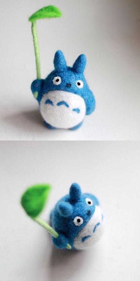 Felted Totoro, Blue Totoro, Wool Dolls, Needle Felting Diy, Needle Felting Tutorials, Felt Bunny, Needle Felting Kits, Felt Wool, Needle Felting Projects