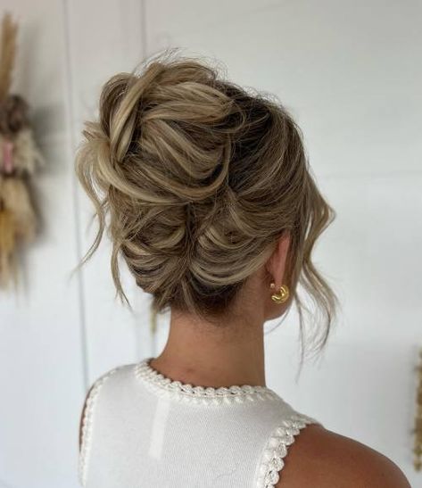 Bridesmaid Updo For Thinner Hair, Fine Hair Updo Wedding, Should Length Hair Styles, Fine Hair Updo, Bridesmaid Hair Inspo, Easy Updos For Medium Hair, Medium Length Updo, Mother Of The Bride Hair, French Twist Hair