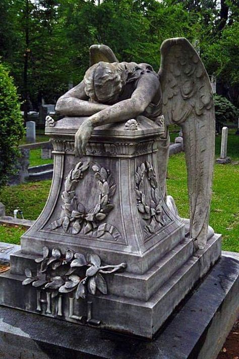 Graveyard Angel Statues, Cemetary Statue, Angel Statues Sculpture, Cemetery Angels, Cemetery Monuments, Cemetery Statues, Cemetery Headstones, Classic Sculpture, Angel Statue