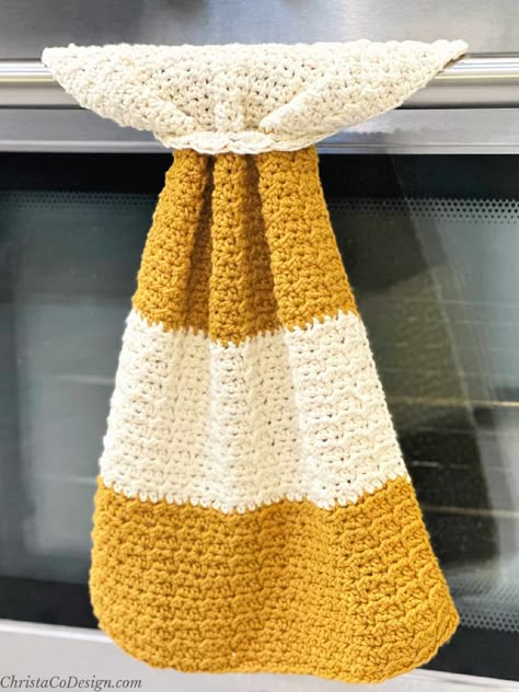 Gold and cream striped crochet towel hanging from oven. Dish Towel Crochet Pattern, Dish Towel Crochet, Towel Crochet, Macrame Weave, Crochet Towels, Crochet Dish Towels, Crochet Pot Holders Free Pattern, Crochet Towel Topper, Crochet Cat Bed