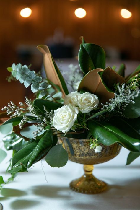 Magnolia Centerpiece Christmas, Hydrangea And Magnolia Centerpiece, Magnolia Table Decor, Magnolia Centerpiece Wedding, Magnolia Leaf Floral Arrangements, Magnolia Leaves Centerpiece Wedding, Magnolia Branch Arrangement, Magnolia Centerpiece Floral Arrangements, Magnolia Leaf Centerpiece