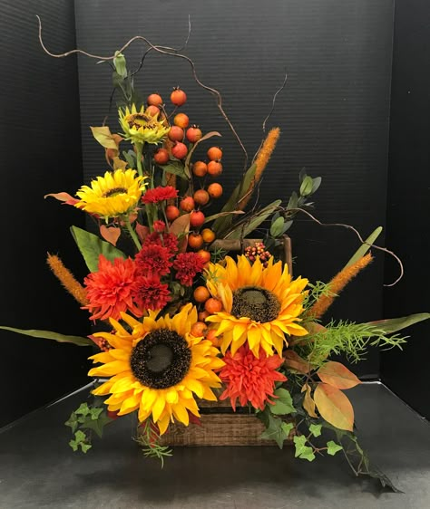 Fall Halloween Floral Arrangements, Fall Flower Arrangements Sunflowers, Fall Altar Flowers, Fall Silk Flower Arrangements Diy, Fall Sunflower Arrangements, Fall Silk Arrangements, Harvest Flower Arrangements, November Floral Arrangements, Fall Flower Arrangements For Church