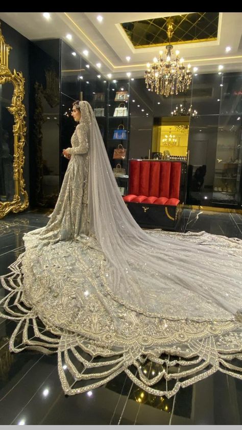 Gold Wedding Dresses, Black Bridal Dresses, Royal Train, Walima Dress, Desi Wedding Dresses, Nikkah Dress, Asian Bridal Dresses, Asian Wedding Dress, Gold Wedding Dress