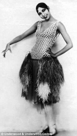 Josephine Baker Style, Pet Cheetah, Chantal Thomass, Josephine Baker, Black Actresses, Leopard Prints, Vintage Black Glamour, Deco Jewelry, Art Deco Jewelry