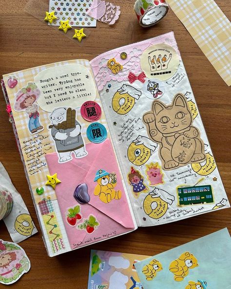 All posts • Instagram Journal Types, Ideas For Sketchbook, Junk Journal Page Ideas, Happy Journal, Scrapbooks Ideas, Interactive Journal, Year Scrapbook, Junk Journal Inspiration, Creative Collage