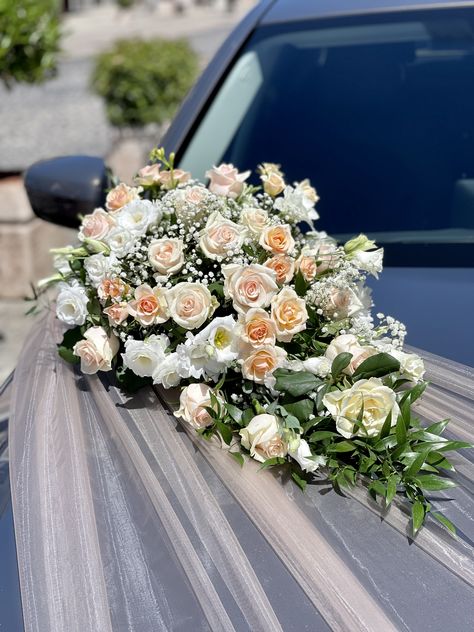 Car Bouquet, Wedding Car Deco, Reception Stage Decor, Pretty Flowers Pictures, Wedding Car Decorations, Creative Wedding Gifts, Wedding Wine Glasses, Creative Wedding Photo, Wine Wedding