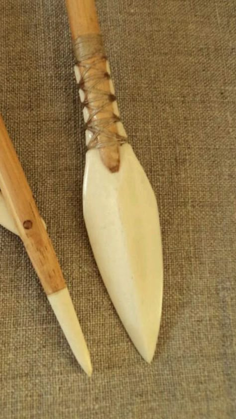 Bone Bow And Arrow, How To Make A Bow And Arrow, Primitive Technology, Antler Crafts, Primitive Survival, Bushcraft Gear, Bone Crafts, Archery Bows, Survival Skills Life Hacks