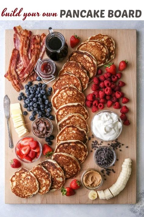 Pancake Board, Makanan Cepat Saji, Breakfast Platter, Charcuterie Inspiration, Charcuterie Board Ideas, Food Boards, Party Food Platters, Charcuterie Recipes, God Mat