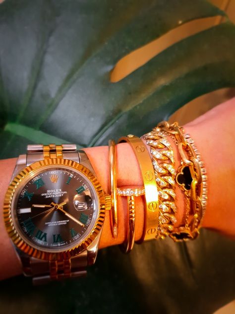 Gold bracelets styling idea. Bracelets Cartier, Rolex Watch, Gold Bracelets, Van Cleef, Arm Candy, Rolex Watches, Cartier, Rolex, Gold Bracelet