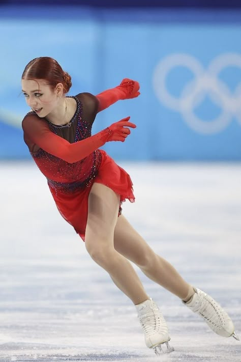 Ice Skater Poses, Skater Poses, Aleksandra Trusova, Sasha Trusova, Ice Skating Outfit, Skating Aesthetic, Russian Figure Skater, Action Pose Reference, Alexandra Trusova