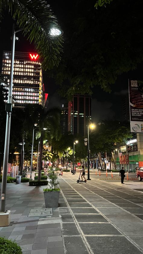 Fort Santiago Intramuros Aesthetic, Intramuros Aesthetic Night, Bgc Taguig Photography Night, Bgc Taguig Night, Bgc Night, Manila Aesthetic Night, Manila Aesthetic, Fort Santiago, City Nightlife