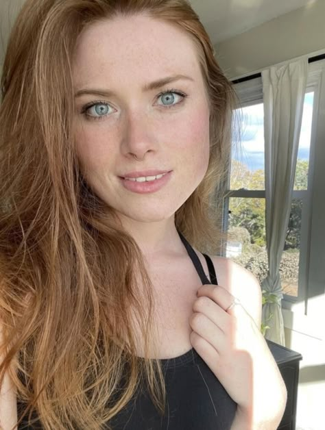 (26) Image tagged with sexy redhead, gorgeous, beautiful redhead – @dollarhide4 on Tumblr Beautiful Red Head Woman, Ugly Redhead, Red Head Women, Pretty Middle Aged Woman, Tan Redhead, Beautiful Red Hair Color, Eyebrows Redheads, Best Instagram Models, Irish Redhead