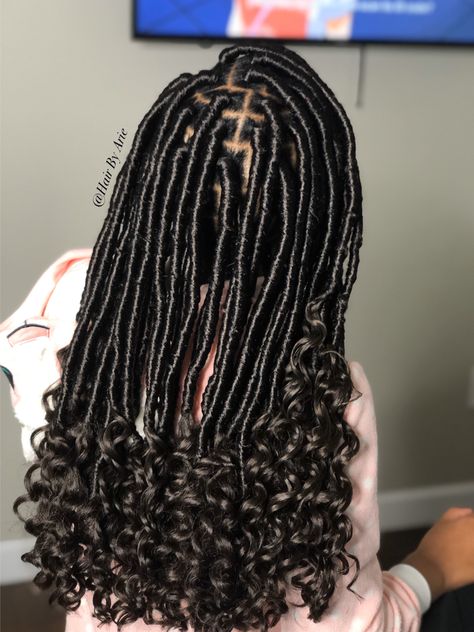 Crochet Goddess Locs, Crochet Goddess, Relaxed Hair Care, Beautiful Locs, Bohemian Braids, Feed In Braids Hairstyles, Feed In Braid, Goddess Locs, Relaxed Hair