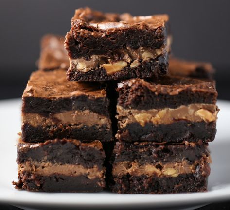 Candy Bar Brownies - Tabs & Tidbits Candy Bar Brownies, Ghirardelli Brownie Mix, Toffee Chips, Box Brownies, Chocolate Candy Bar, Brownie Batter, Brownie Mix, Favorite Candy, Candy Bars