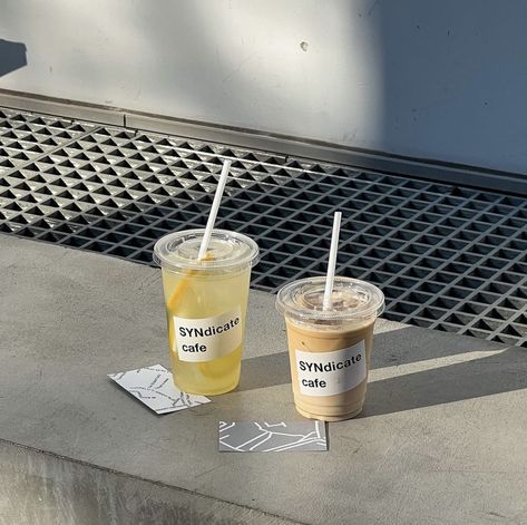 Coffee Takeaway Aesthetic, Ice Tea Packaging, Coffee Takeaway Cup, Luckin Coffee, Takeaway Coffee Cup, Cafe Idea, Ghost Coffee, Cold Cups, Glass Coffee Cups