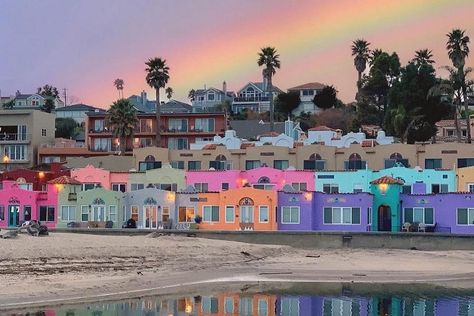 6 Northern California Towns You Haven't Heard of but Are Charming AF Capitola California, Capitola Beach, California Towns, Storybook Homes, Travel California, Nevada City, Monterey Bay, California Dreaming, California Travel