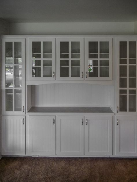 Banquette Plans, Wall Of Cabinets Extra Storage, Display Cabinet Design Modern, Diy Built In Buffet, Dish Display Ideas, Dining Room Cabinet Ideas, Built In China Cabinet Dining Room, Dining Room Cabinets Built In Buffet, Built In Display Cabinet