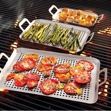 grilling veggies Bakery Accessories, Grilling Veggies, Steel Grill, Lake Side, Grill Plate, Stainless Steel Grill, Grilled Veggies, Grilling Tools, Small Meals