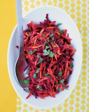 Beet And Carrot Salad, Beetroot And Carrot Salad, Beet Salad Recipe, Carrot Salad Recipes, Raw Beets, Beet Salad Recipes, Salad Recipe Ideas, Vitamin B9, Beetroot Salad