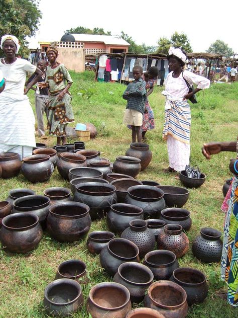 African Pots, Clay Arts, Pots Clay, Clay Work, African Heritage, Objet D'art, Kiosk, Clay Art, Fire Pit