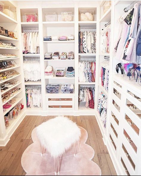 Small Walk In Closet, Kids Interior Design, Dream Closet Design, Walk In Closet Design, Kids Closet Organization, Closet Organization Diy, Dream Closets, Kid Closet, Refurbished Furniture