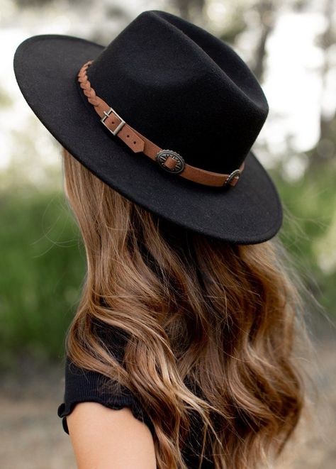 a3545bd79d31f9a72d3a78690adf73fcdesc53101838ri Women In Hats, Womens Hats Fashion, Stylish Womens Hats, Womens Hats, Hats Fashion, Leather Hat, Leather Hats, Boho Look, Braided Leather