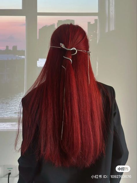 Wine Hair, Red Hair Inspo, Fest Outfits, Long Red Hair, Pretty Hair Color, Hair Inspiration Color, Long Red, Hair Inspo Color, Aesthetic Hair