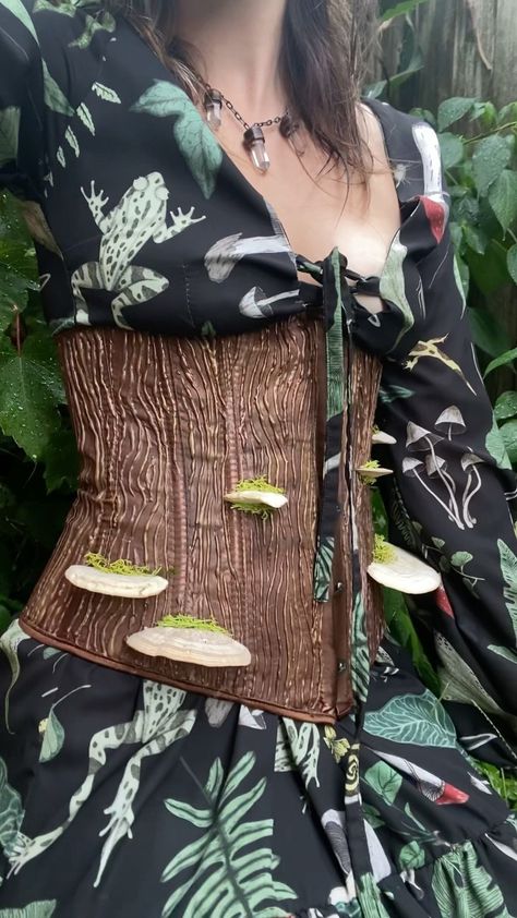 @themossgoddess shared a video on Instagram: “For my ren faire friends 🌿✨ Description: I bought a plain, cheap, brown corset online. I used a hot glue gun to draw a wood pattern onto…” • Jun 10, 2022 at 6:14pm UTC Shelf Fungi, Brown Corset, Wood Nymphs, Wood Pattern, Diy Fairy, Wild Woman, Glue Gun, Wood Patterns, Hot Glue Gun