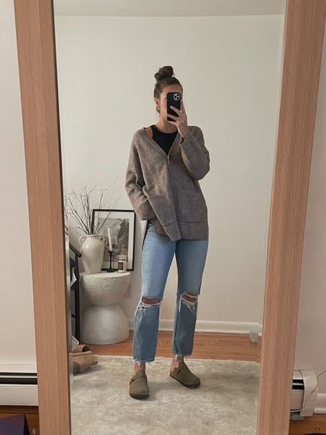 Clogs Outfit, Mom Fits, Estilo Indie, Work Fits, Fall Inspo, Granola Girl, Fall Fits, Teacher Outfits, Carrie Bradshaw