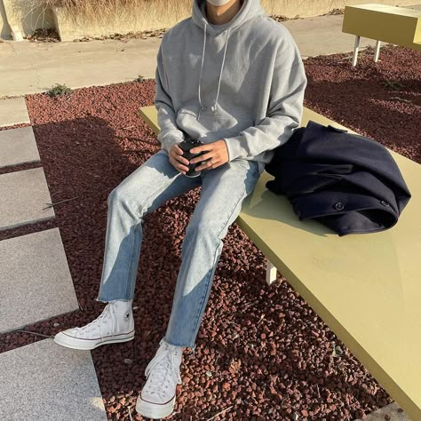 Korean Hoodie Outfit Men, Highcut Converse Outfit Ideas, Highcut Converse, Converse Parchment, Converse Outfit Ideas, Blue Jeans Outfit Men, Blue Jeans Outfit, Straight Jeans Outfit, Korean Street Fashion Men