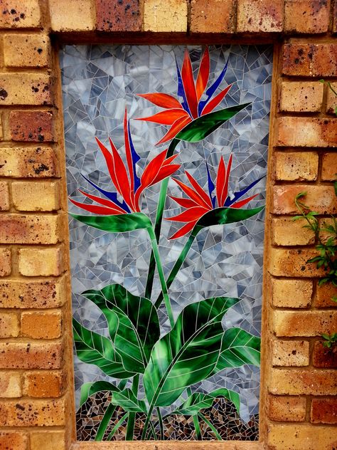 Realistic Flower Drawing, Wall Facebook, Tropical Tile, Stained Glass Mosaic Art, Stained Glass Supplies, Mosaic Birds, Mosaic Tile Art, Mosaic Art Projects, Mosaic Madness