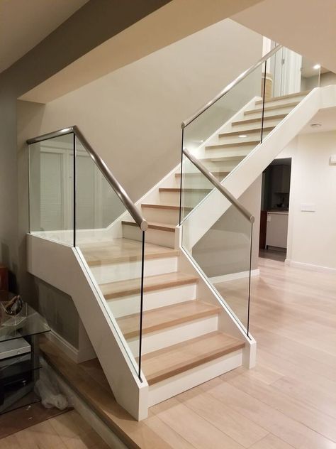 Wood Stairs With Glass Railing, Glass Staircase Railing Modern, Glass Handrails For Stairs, Glass Railing Stairs Modern, Stairs Glass Railing Design, Staircase Glass Railing Design, Modern Wood Stairs, Glass Staircase Ideas, Stairs With Glass Railing