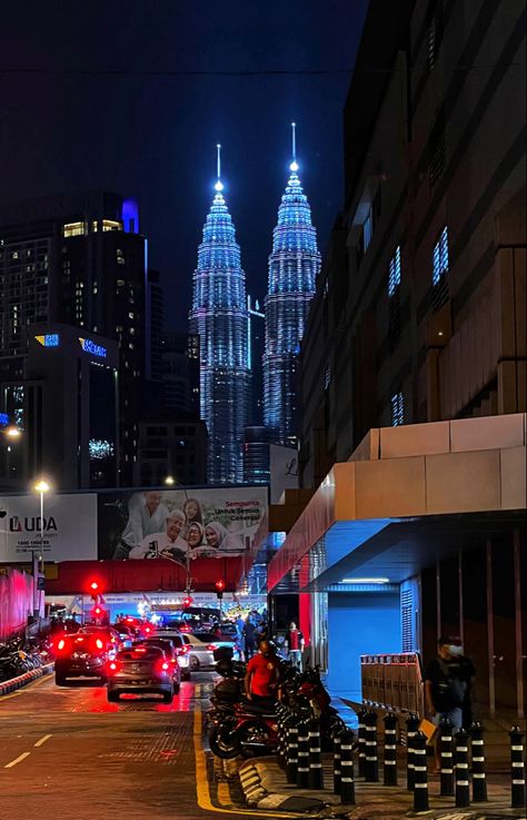 Kuala Lumpur Night View, Malaysian Aesthetic, Malaysia View, Malaysia Aesthetic, Malaysia Photography, Kuala Lampur, Malaysia Flag, Kuala Lumpur City, Travel Picture Ideas