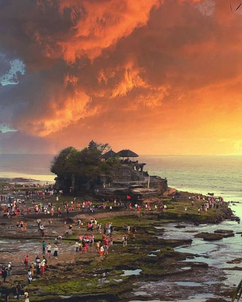 📍Tanah Lot Temple, Tabanan, Bali  📷@kayekano Tanah Lot Temple, Places In Bali, Travel Bucket, My Happy Place, Wonderful Places, Happy Places, Old Photos, Bali, Temple